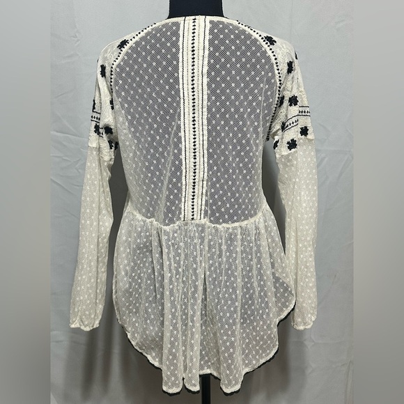 FREE PEOPLE Cream/Black Floral Print Lace Blouse Size Small - Picture 3 of 5